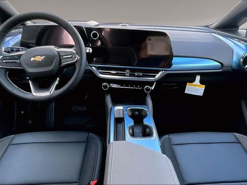 New 2026 Chevrolet Equinox EV LT w/ Convenience Package II AWD/4WD image 5