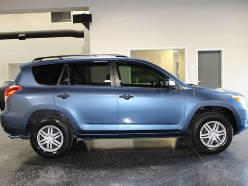 Used 2008 Toyota RAV4 2WD image 2