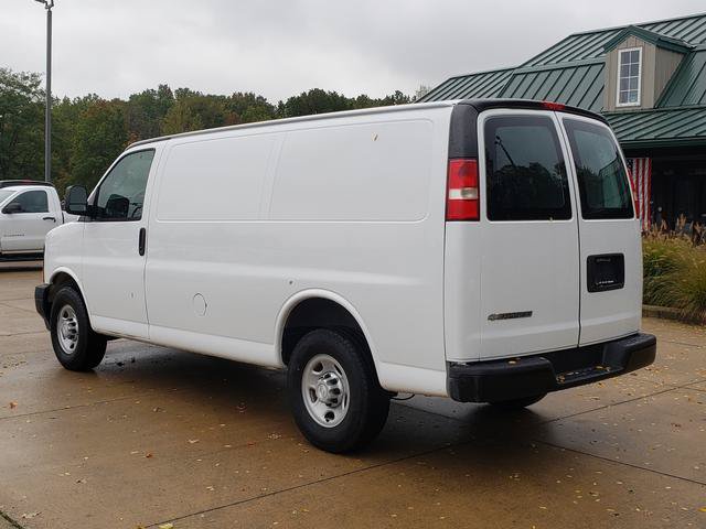 Used 2017 Chevrolet Express 2500 RWD image 10