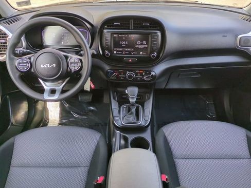 Used 2025 Kia Soul LX FWD image 15