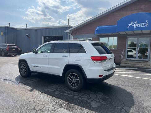 Used 2017 Jeep Grand Cherokee Limited AWD/4WD image 4
