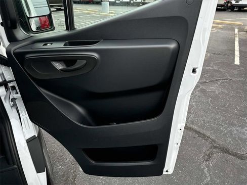 Used 2025 Mercedes-Benz Sprinter 2500 image 14