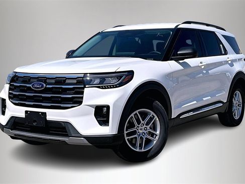 New 2025 Ford Explorer Active w/ Active Comfort Package image 2