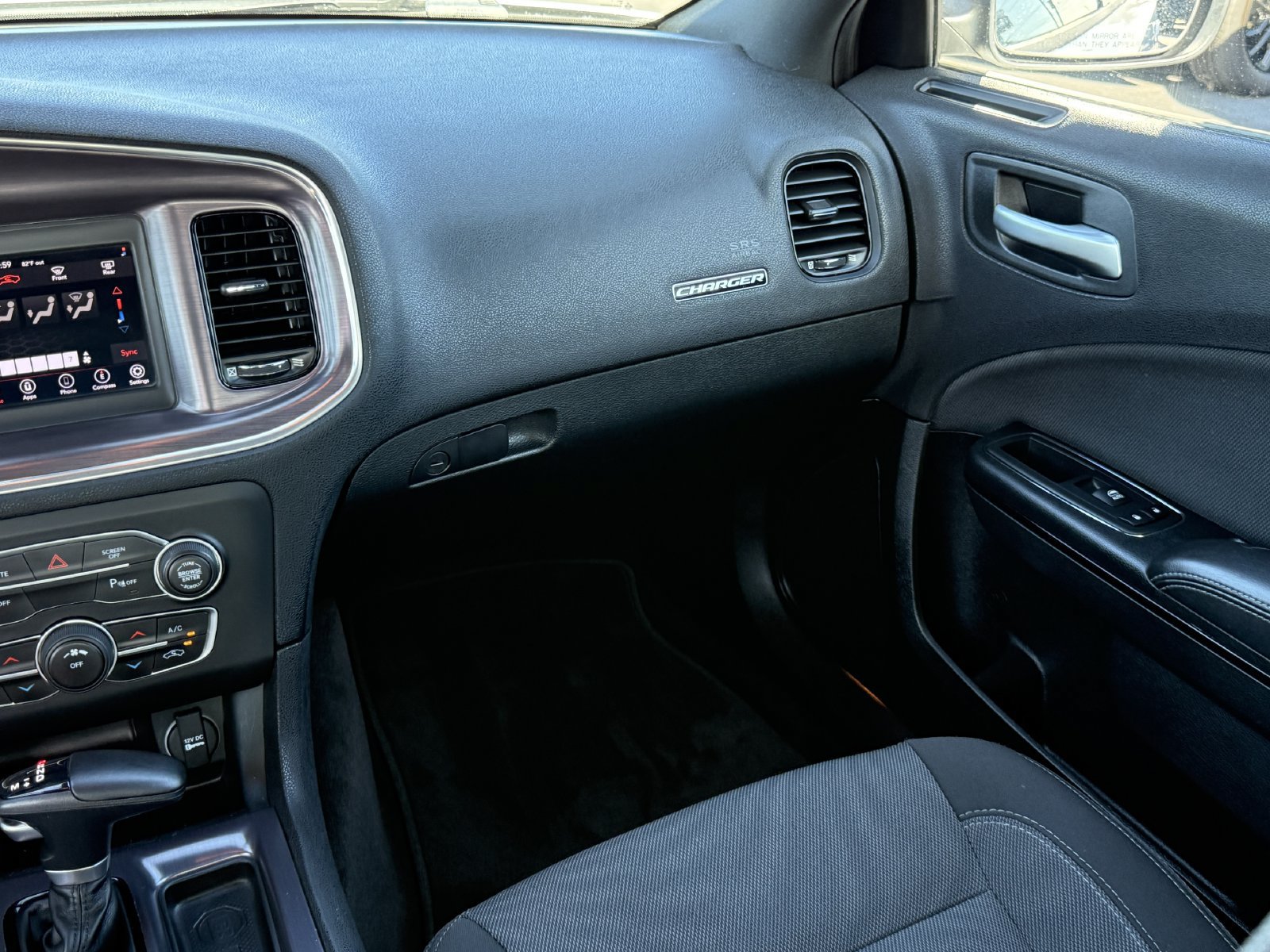 Used 2018 Dodge Charger SXT w/ Blacktop Package RWD image 19