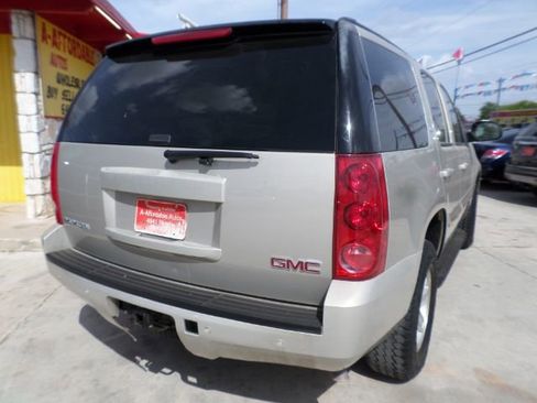 Used 2007 GMC Yukon SLT w/ SLT Preferred Equipment Group image 5