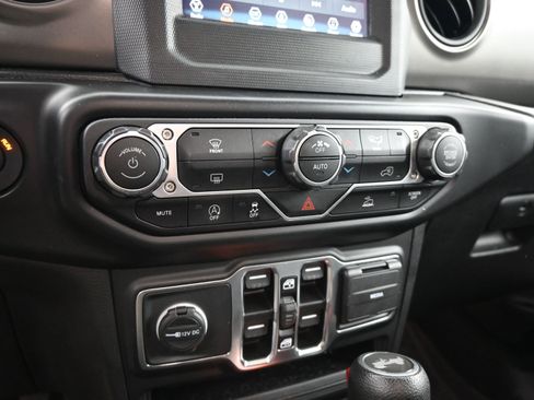 Used 2021 Jeep Wrangler Unlimited Sport image 14
