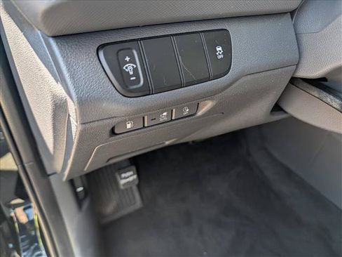 Used 2019 Hyundai Ioniq Plug-In Hybrid FWD image 28