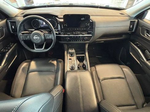 Certified 2024 Nissan Pathfinder SL AWD/4WD image 27