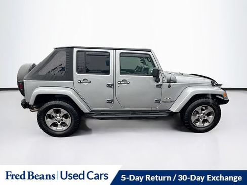 Used 2018 Jeep Wrangler Unlimited Sahara AWD/4WD image 11