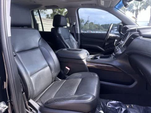 Used 2017 Chevrolet Suburban LT RWD image 28