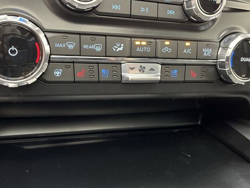 New 2026 Ford F250 Lariat w/ Lariat Premium Package AWD/4WD image 23