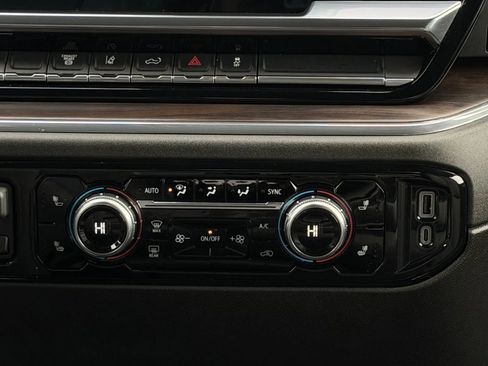 Used 2024 GMC Sierra 3500 SLT image 35