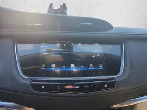 Used 2018 Cadillac XT5 FWD image 15
