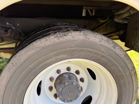 Used 2015 Ford F550 2WD Regular Cab Super Duty image 29