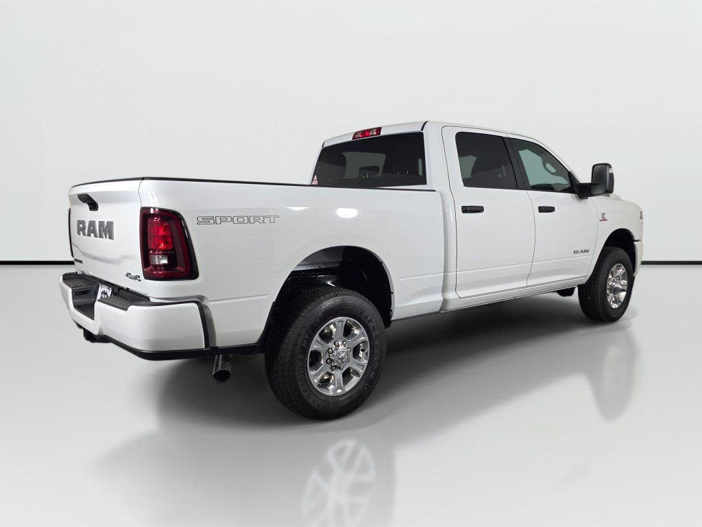 New 2026 RAM 2500 Big Horn AWD/4WD image 4