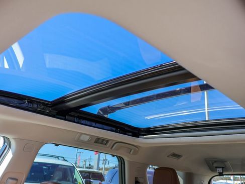 New 2026 Nissan Pathfinder Platinum image 10