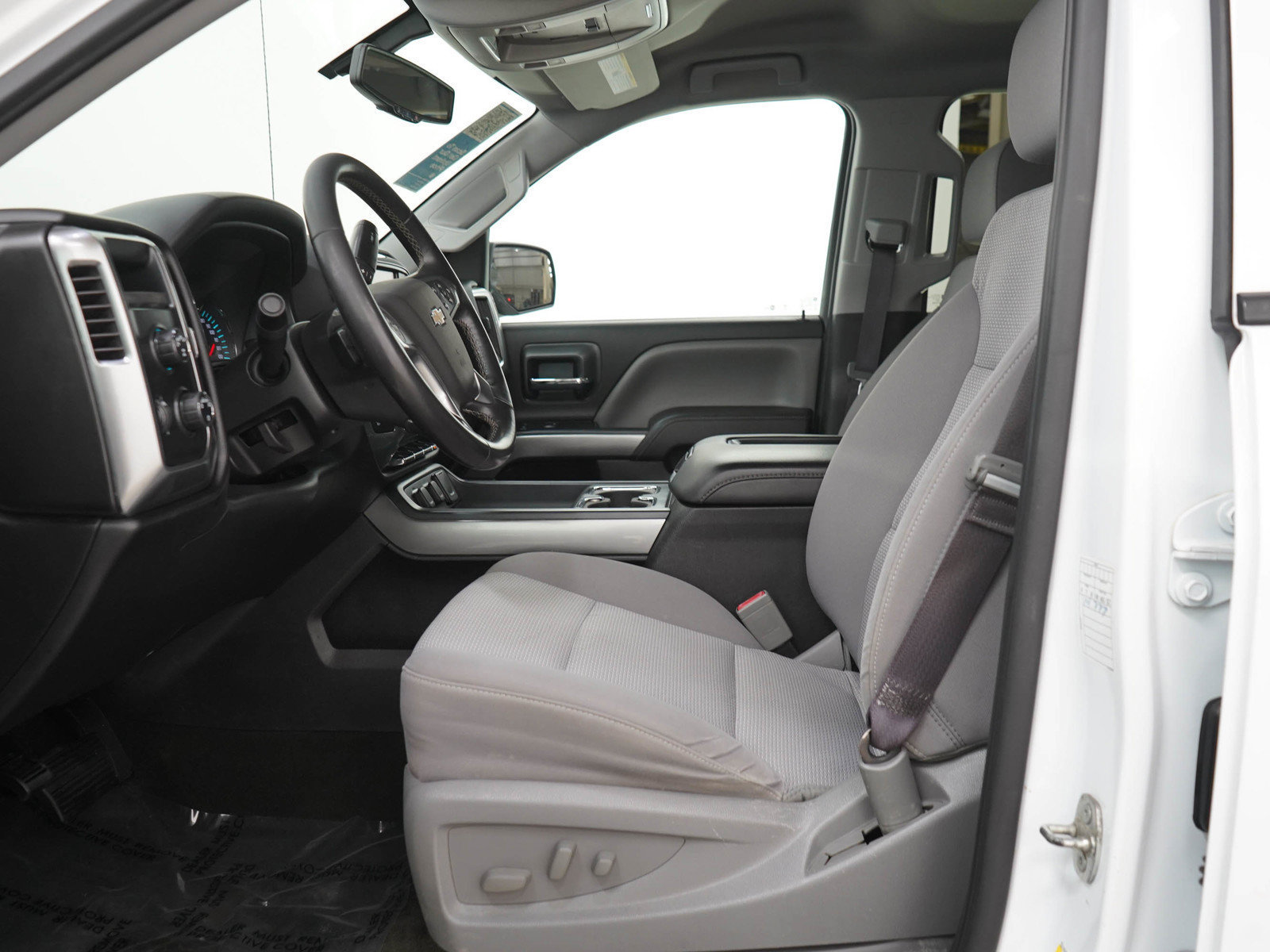 Used 2017 Chevrolet Silverado 1500 LT w/ LT Fleet Plus Package AWD/4WD image 22