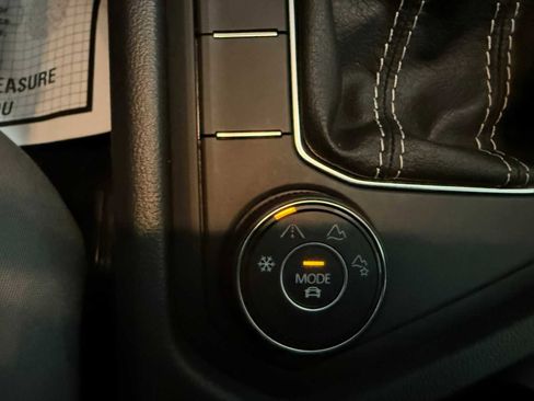 Certified 2022 Volkswagen Taos S image 34