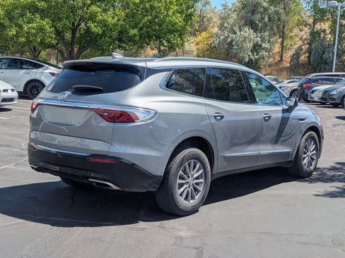 Used 2024 Buick Enclave Premium image 3