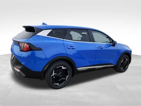 Used 2026 Kia Sportage EX FWD image 2