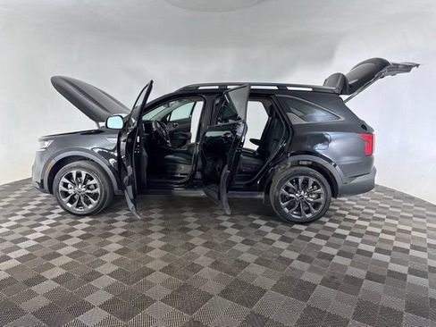 Used 2021 Kia Sorento EX w/ EX AWD X-Line Package image 11