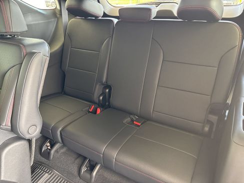 New 2026 Chevrolet Traverse RS w/ LPO, Floor Liner Package FWD image 17