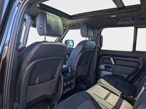 Used 2024 Land Rover Defender 130 X-Dynamic SE image 10