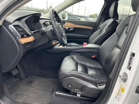 Used 2023 Volvo XC90 T8 Plus w/ Protection Package Premier image 4