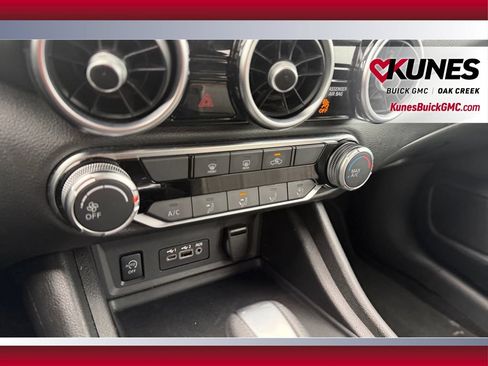 Used 2024 Nissan Sentra SV FWD image 26