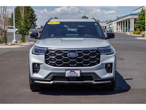 Used 2025 Ford Explorer Platinum w/ LUX Leather Package AWD/4WD image 8