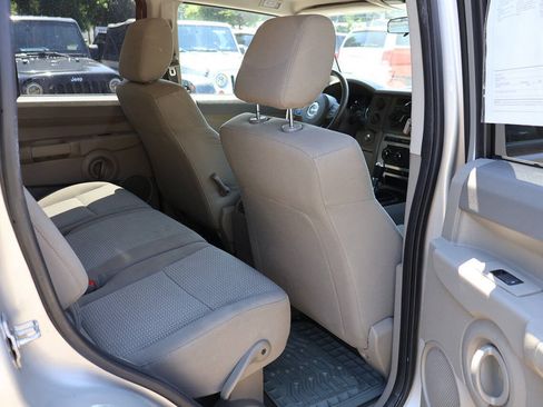 Used 2007 Jeep Commander Sport AWD/4WD image 16