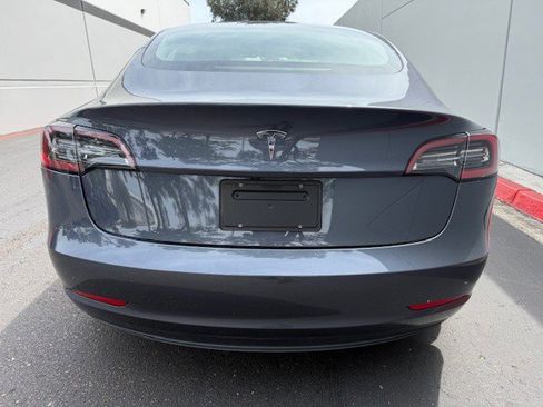 Used 2023 Tesla Model 3 Standard Range image 9