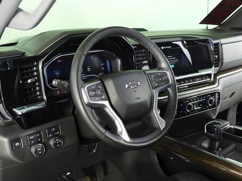 Used 2024 Chevrolet Silverado 1500 LT Trail Boss w/ Convenience Package II image 31