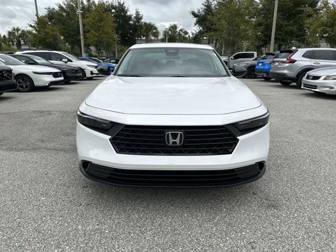 Used 2025 Honda Accord SE image 9