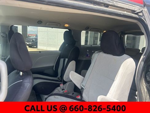 Used 2020 Toyota Sienna LE FWD image 9