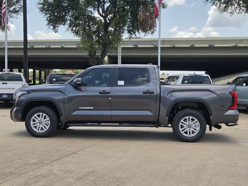 Used 2026 Toyota Tundra SR5 w/ SR5 Convenience Package AWD/4WD image 6