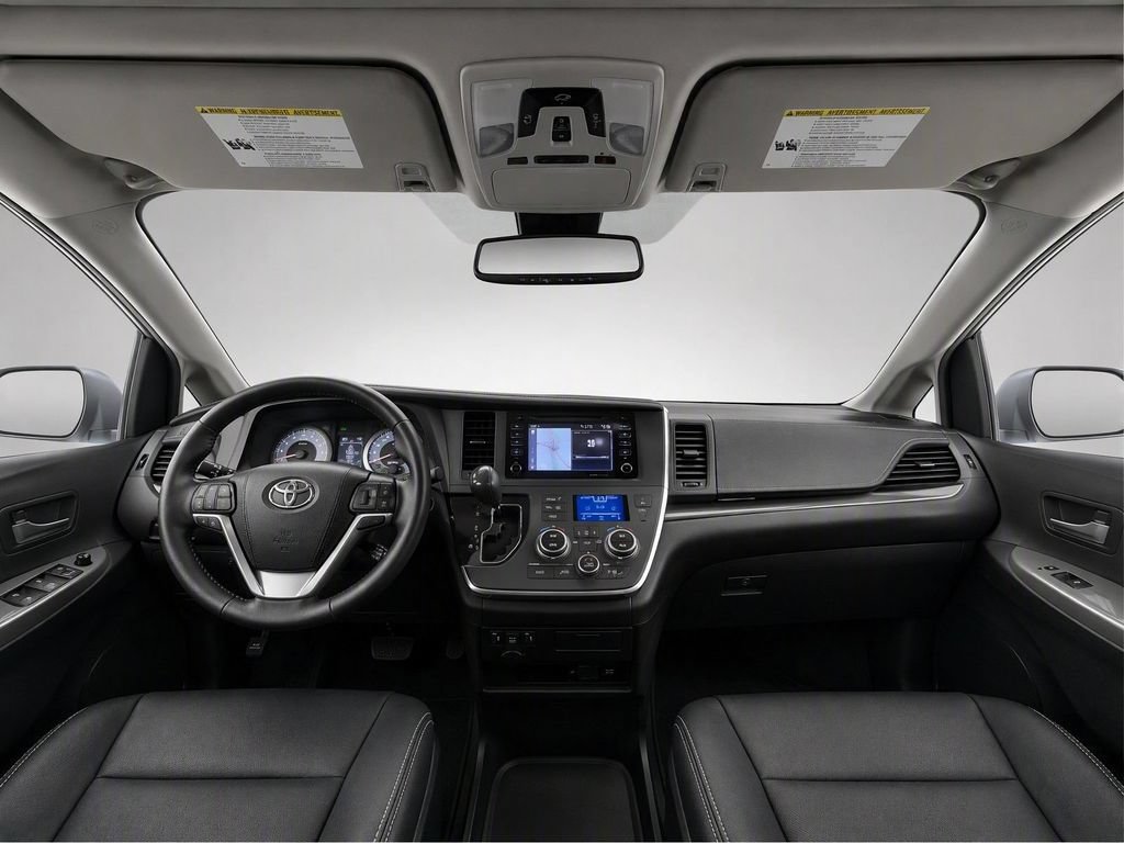 Used 2018 Toyota Sienna SE Premium FWD image 15