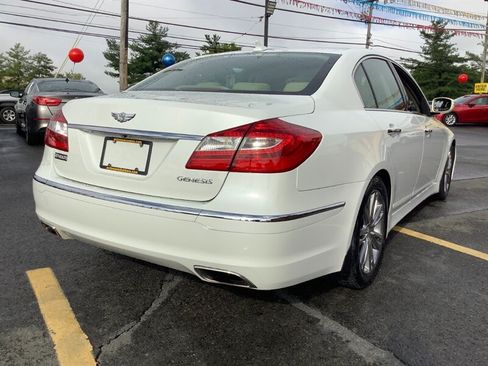 Used 2012 Hyundai Genesis 3.8 w/ Premium Pkg RWD image 7
