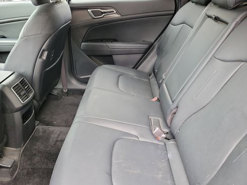 Used 2023 Kia Sportage EX AWD/4WD image 6