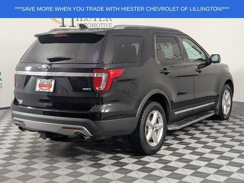 Used 2017 Ford Explorer XLT w/ Equipment Group 202A AWD/4WD image 8