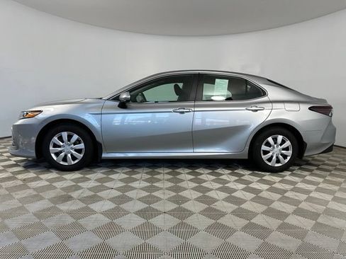 Used 2023 Toyota Camry LE FWD image 4