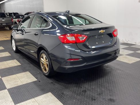Used 2017 Chevrolet Cruze LT FWD image 14