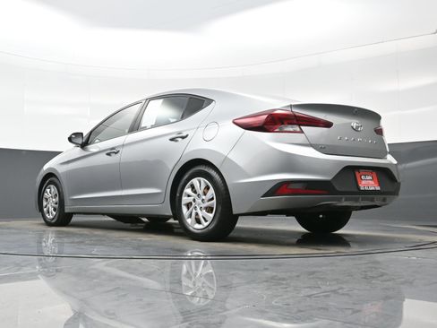 Used 2020 Hyundai Elantra SE FWD image 24