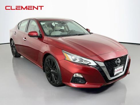 Used 2020 Nissan Altima 2.0 Platinum FWD image 4