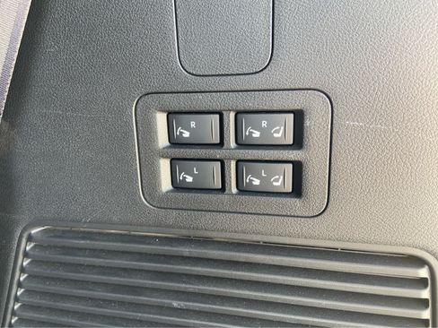 Used 2025 Nissan Armada SL AWD/4WD image 7