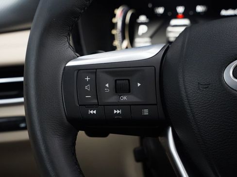 Used 2023 INFINITI QX60 Luxe w/ Performance Audio Package FWD image 25