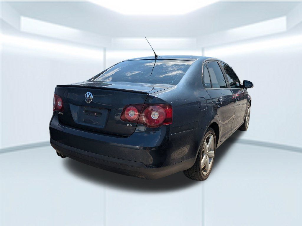 Used 2010 Volkswagen Jetta Limited Edition FWD image 2