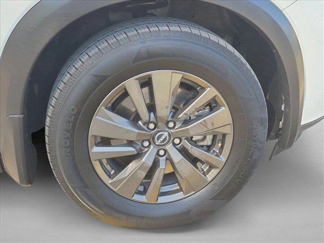 Used 2022 Nissan Pathfinder SV AWD/4WD image 23