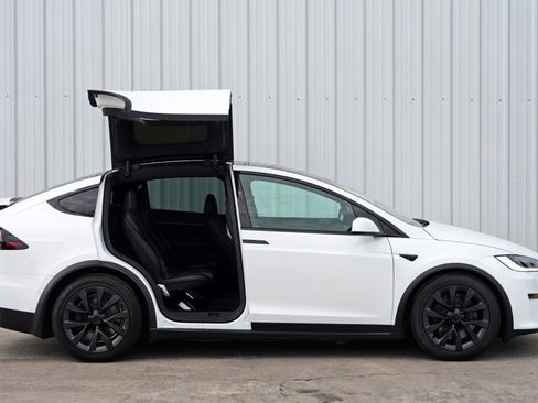 Used 2022 Tesla Model X image 53