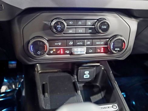 Used 2025 Ford Bronco Outer Banks AWD/4WD image 25